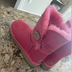 Ugh boots brand new